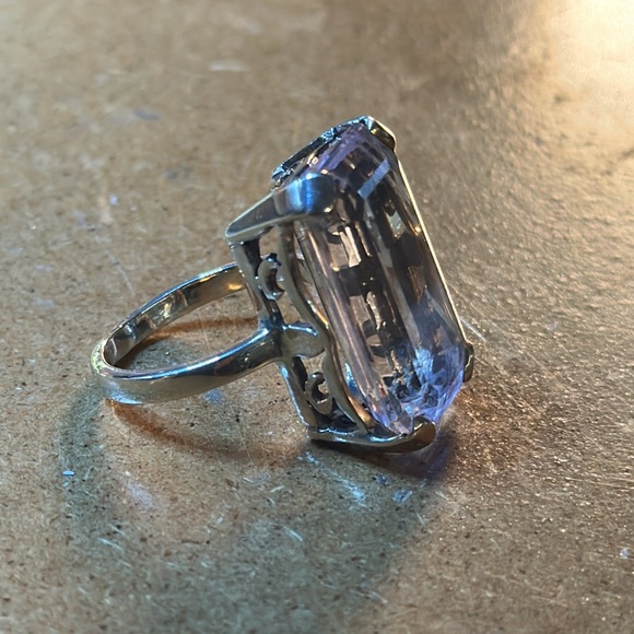 14k Kunzite Ring - Picture 13 of 17